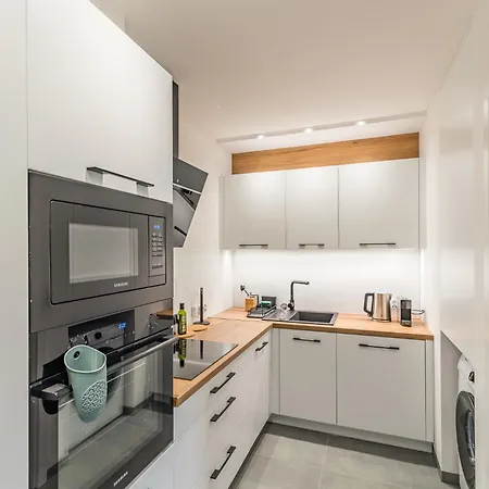 Apartment Business - 47m2, Balcony And Parking By Rentujemy Krakow