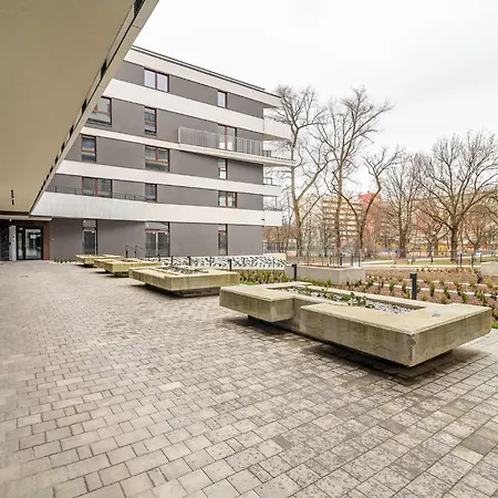Apartment Business - 47m2, Balcony And Parking By Rentujemy