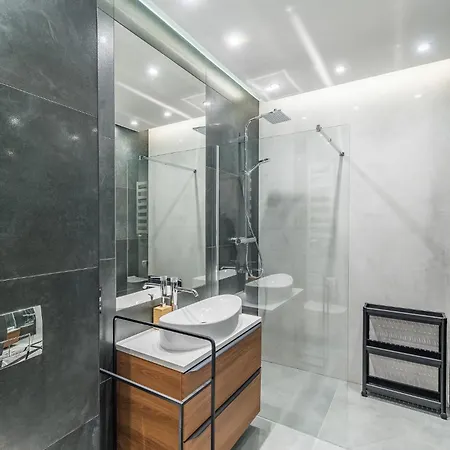 Business - 47m2, Balcony And Parking By Rentujemy Apartamento Cracóvia
